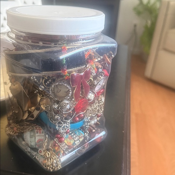Mystery jewelry jar. Pre-owned jewelry. - Picture 7 of 7